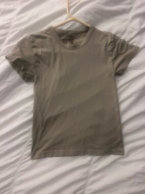 Aritzia Sunday Best t-shirt